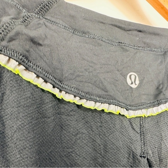 Lululemon Athletica Black Fitted Cap Sleeve T-Shirt - Picture 9 of 9